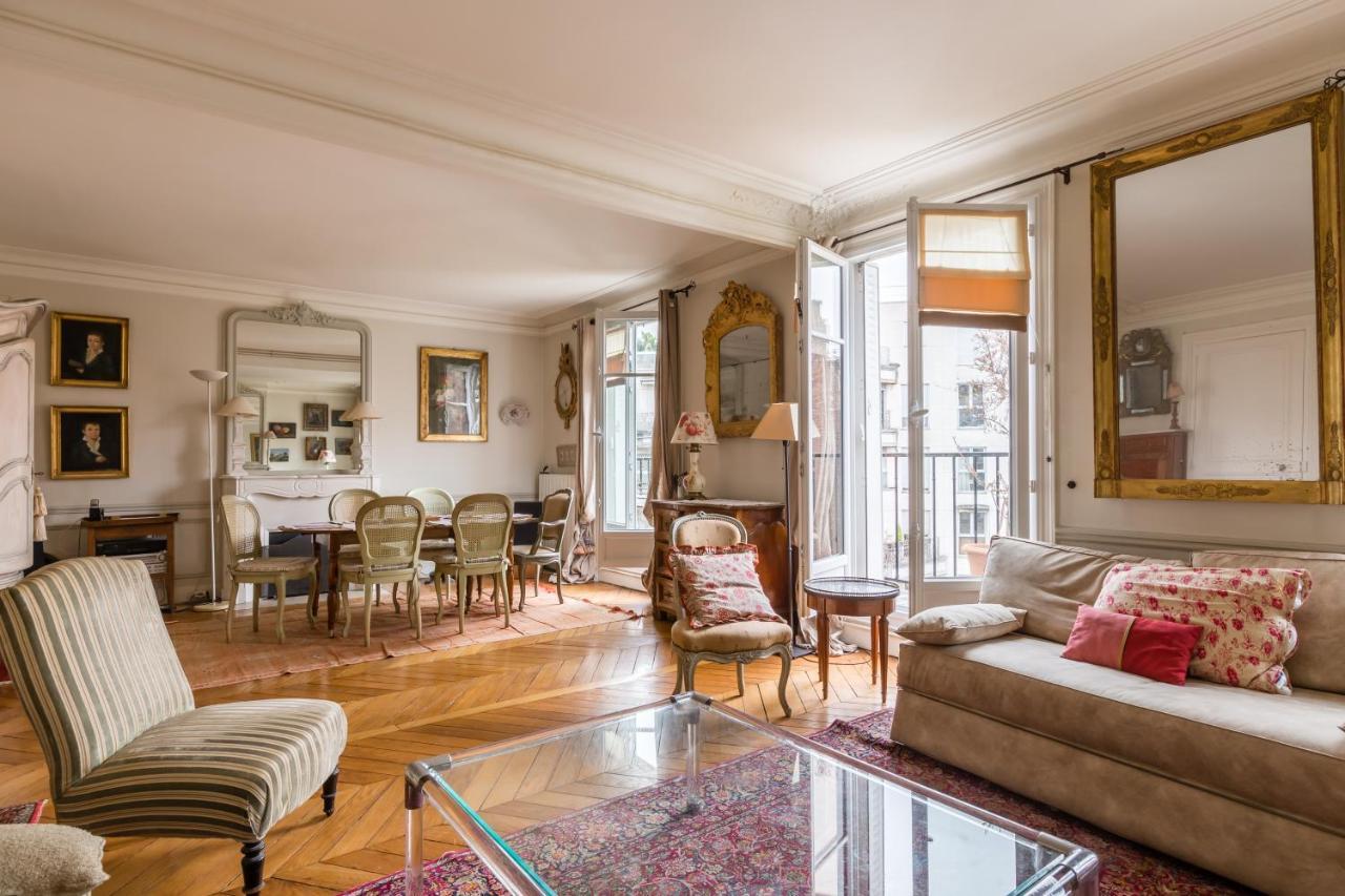 Veeve - Charming Mirabeau Apartment Париж Екстериор снимка