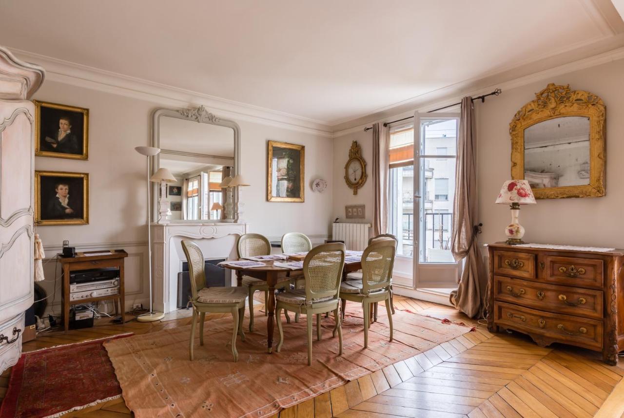 Veeve - Charming Mirabeau Apartment Париж Екстериор снимка