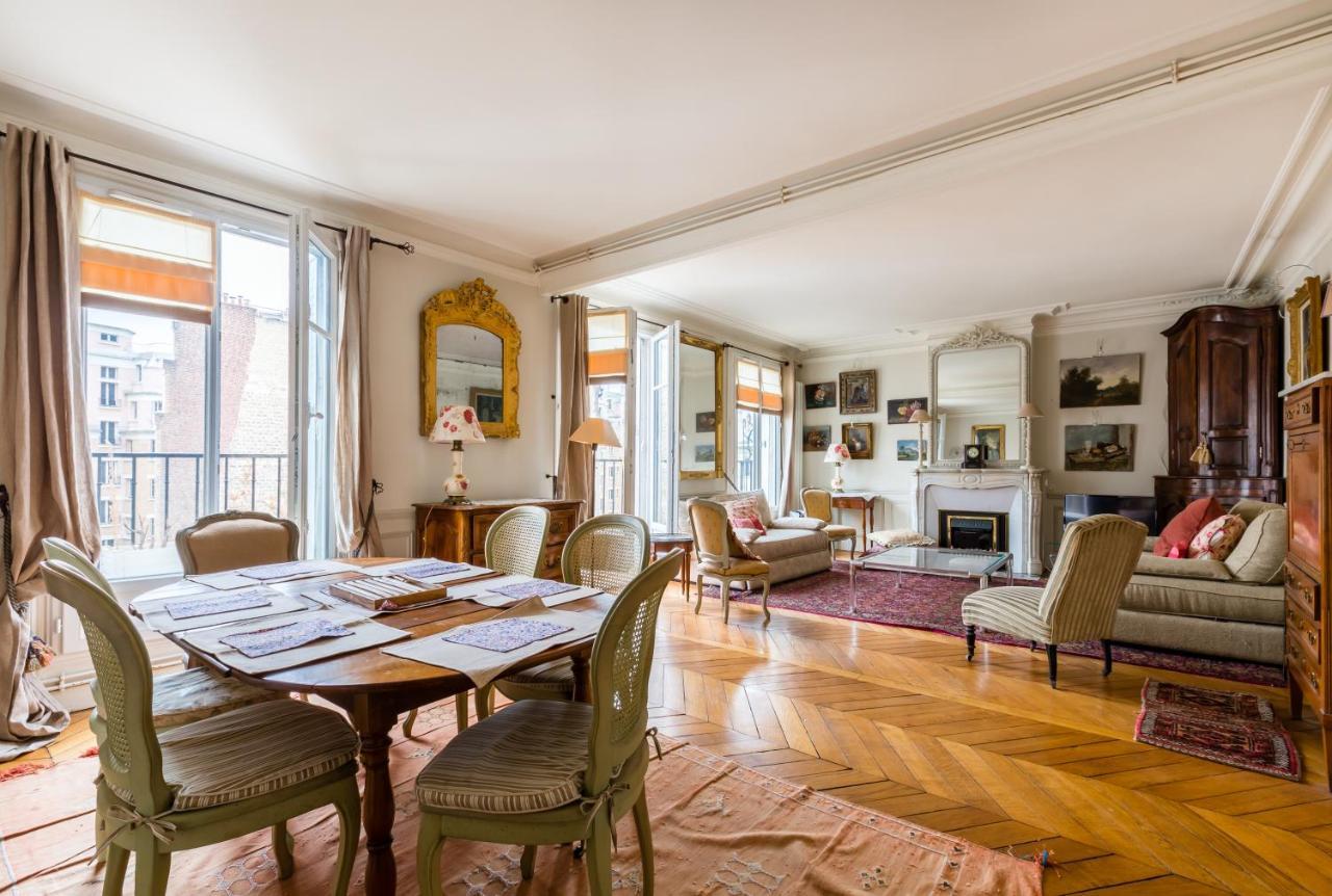 Veeve - Charming Mirabeau Apartment Париж Екстериор снимка